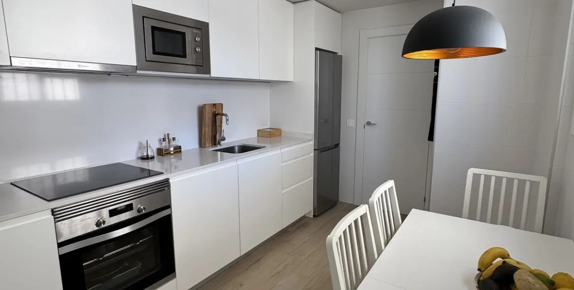 Long-term rent of penthouse in Nueva Andalucía 8