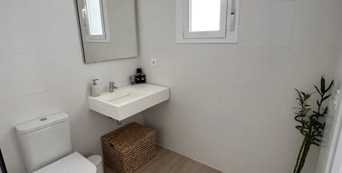 Long-term rent of penthouse in Nueva Andalucía 15