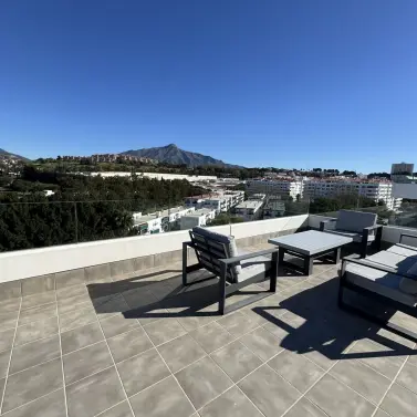 Long-term rent of penthouse in Nueva Andalucía