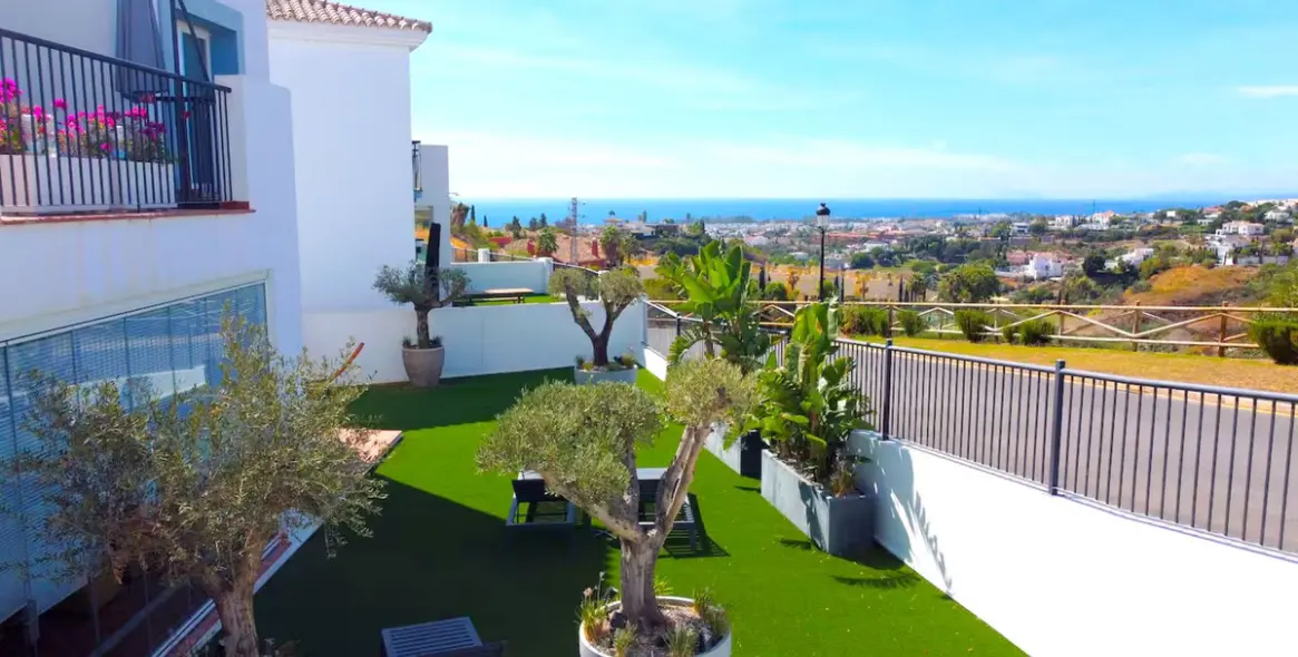 Alquiler a largo plazo de apartamento en planta baja en El Paraiso 16