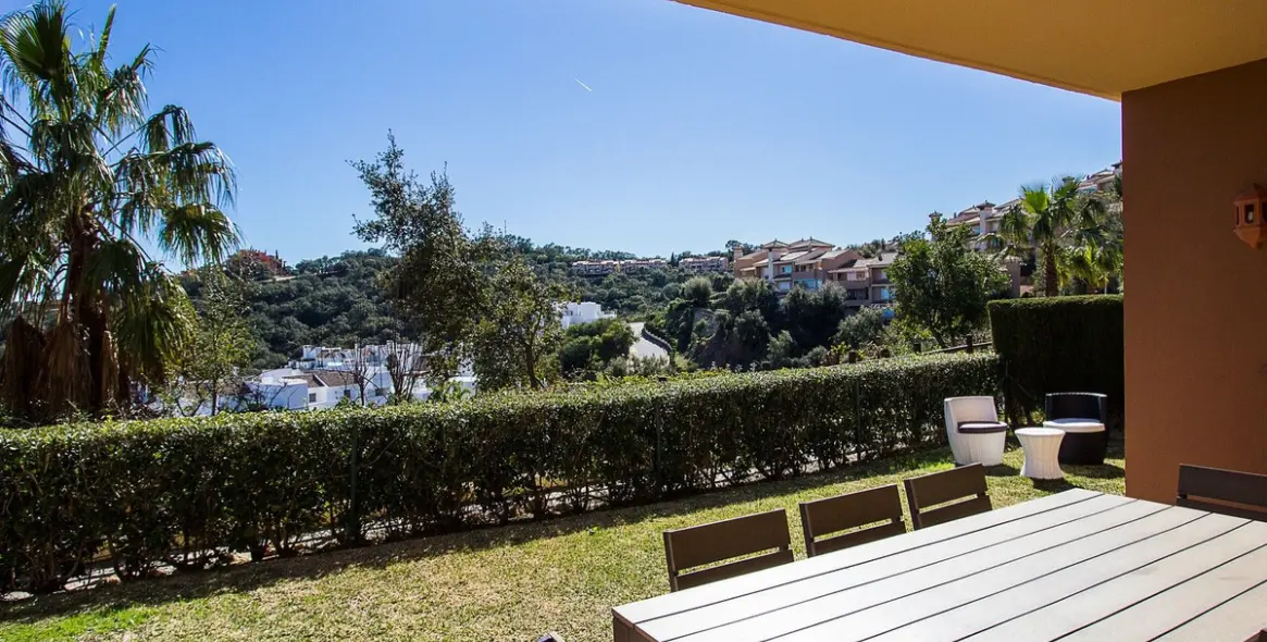 Sale of ground floor apartment in La Mairena 8