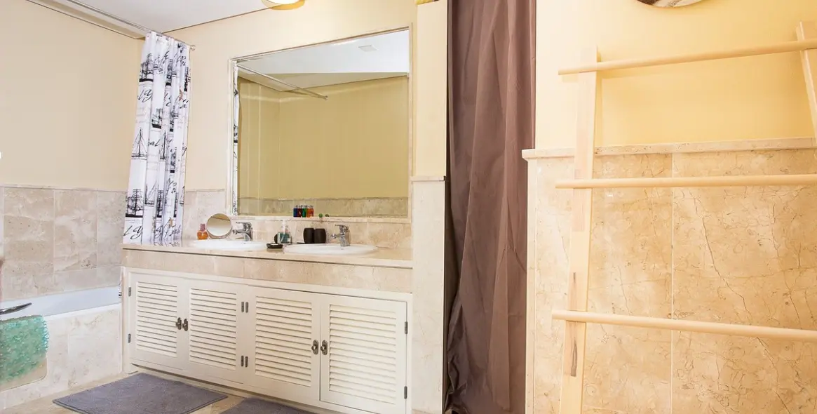 Sale of ground floor apartment in La Mairena 17