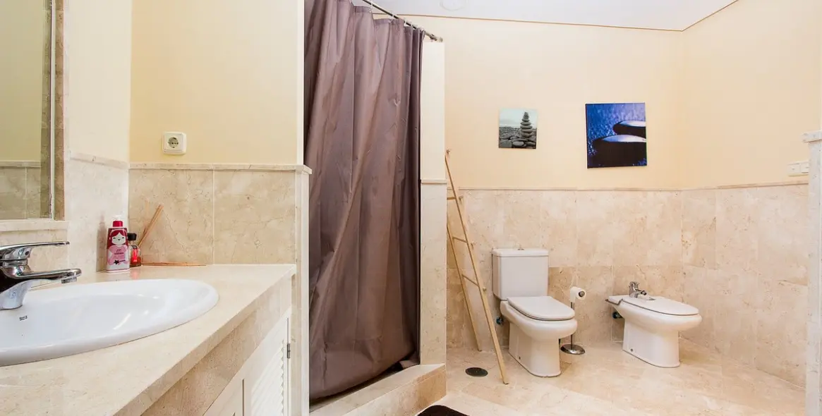 Sale of ground floor apartment in La Mairena 18