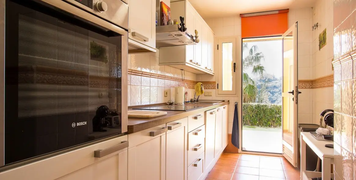 Продажа апартаментов на первом этаже в La Mairena 25