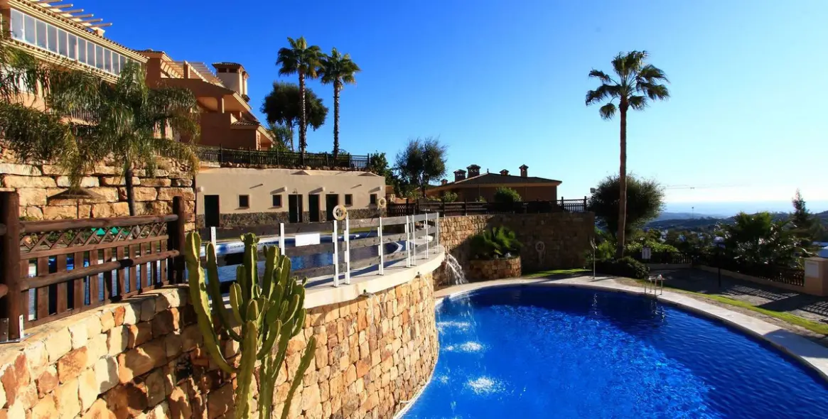 Продажа апартаментов на первом этаже в La Mairena 42