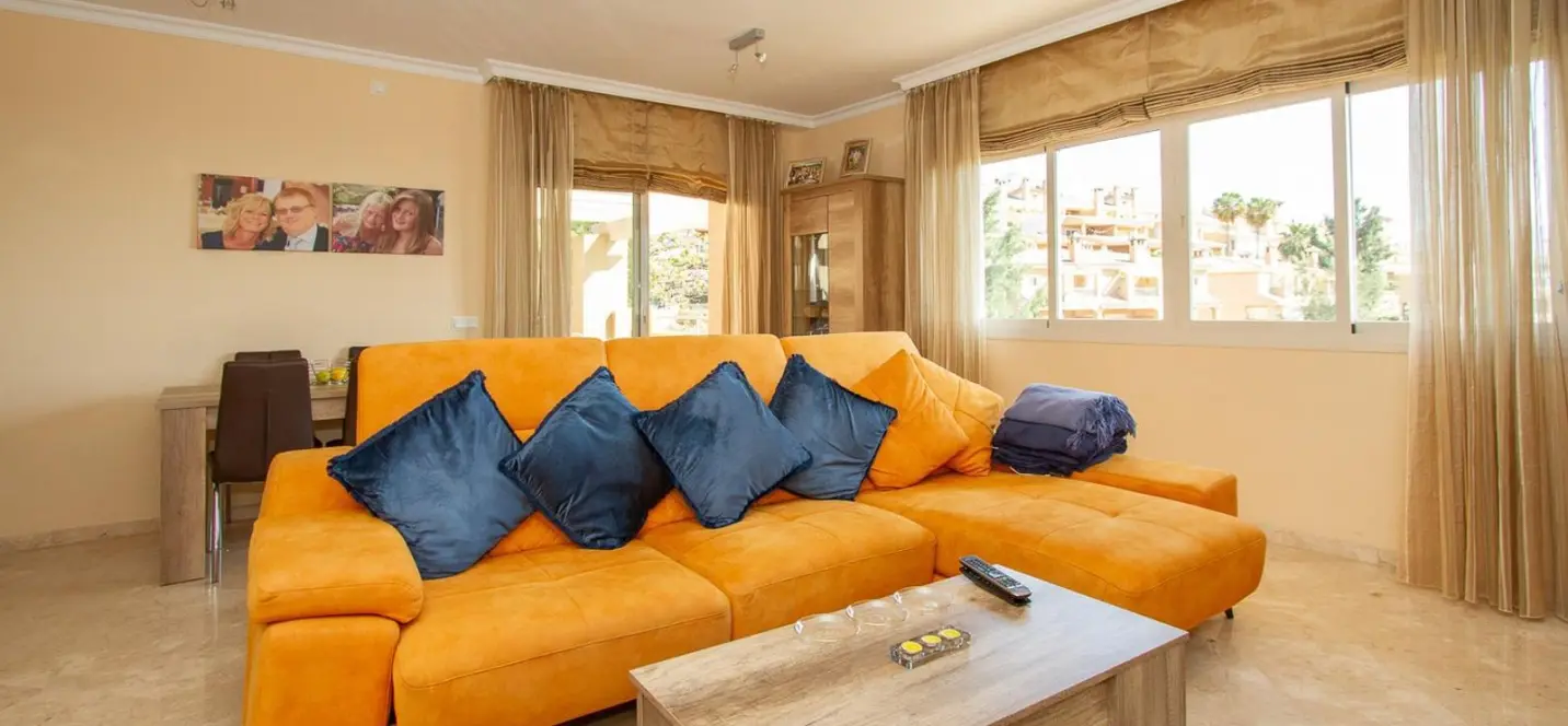 Sale of penthouse in La Mairena 0