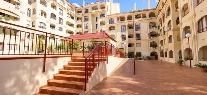 Venta de apartamento en planta media en Arroyo de la Miel 0