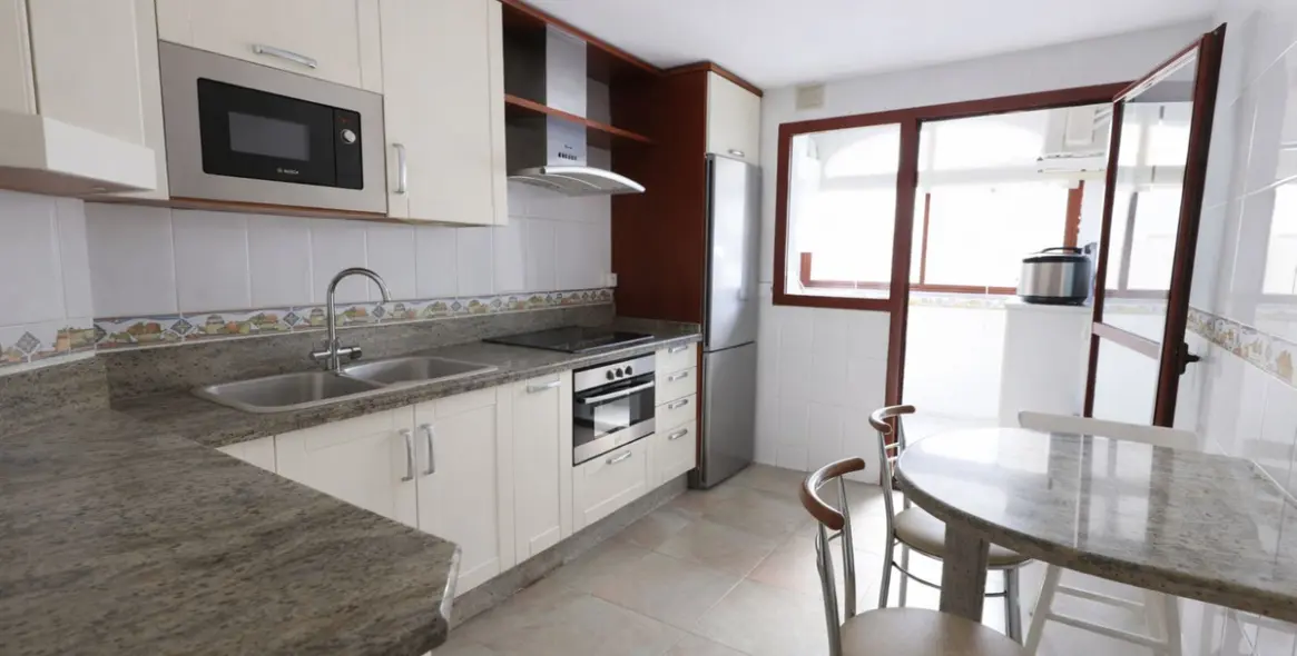 Venta de apartamento en planta media en Arroyo de la Miel 5