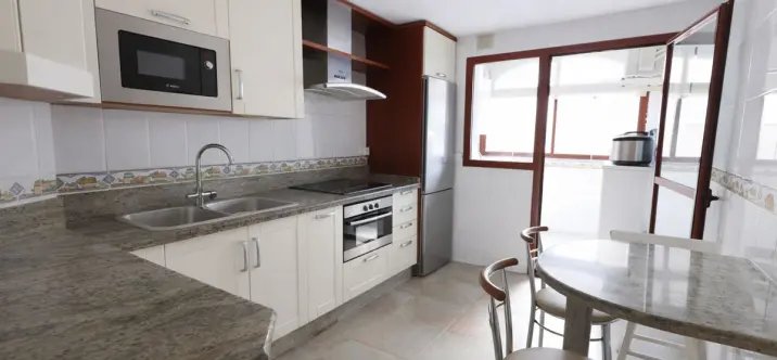 Venta de apartamento en planta media en Arroyo de la Miel 4