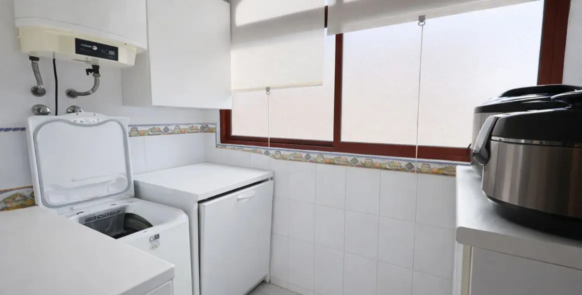 Venta de apartamento en planta media en Arroyo de la Miel 6
