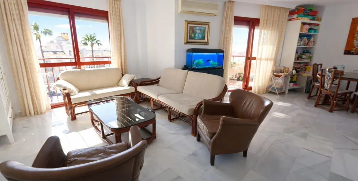 Venta de apartamento en planta media en Arroyo de la Miel 8