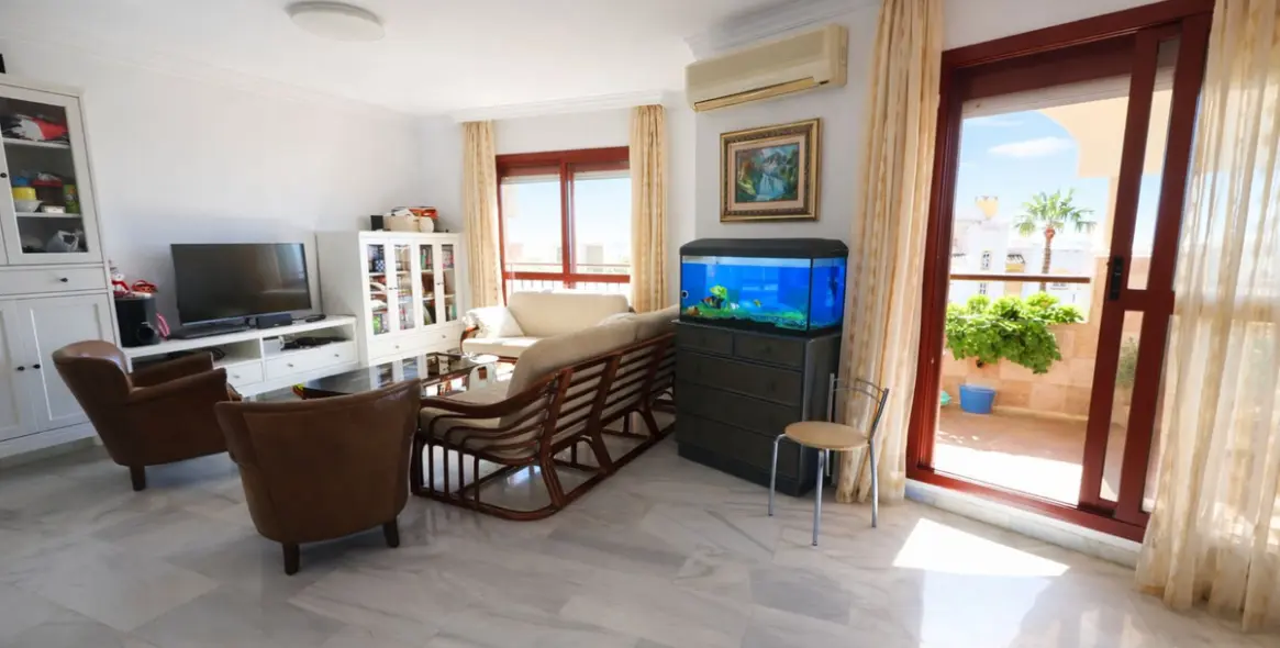 Venta de apartamento en planta media en Arroyo de la Miel 9