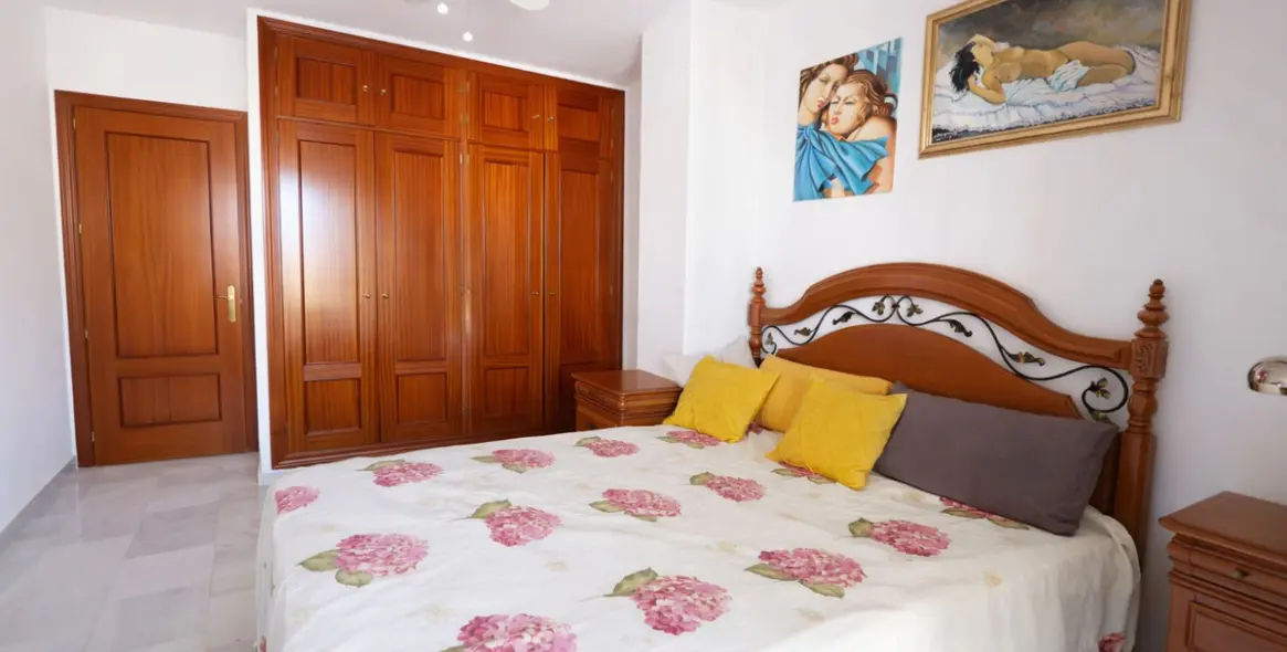 Venta de apartamento en planta media en Arroyo de la Miel 11