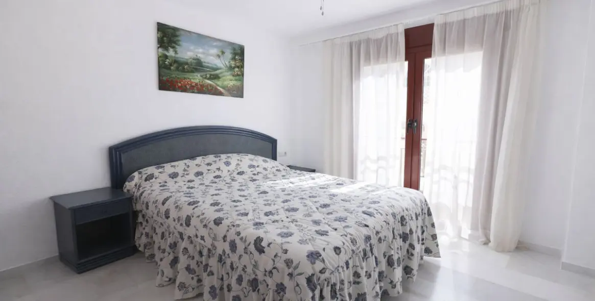 Venta de apartamento en planta media en Arroyo de la Miel 18