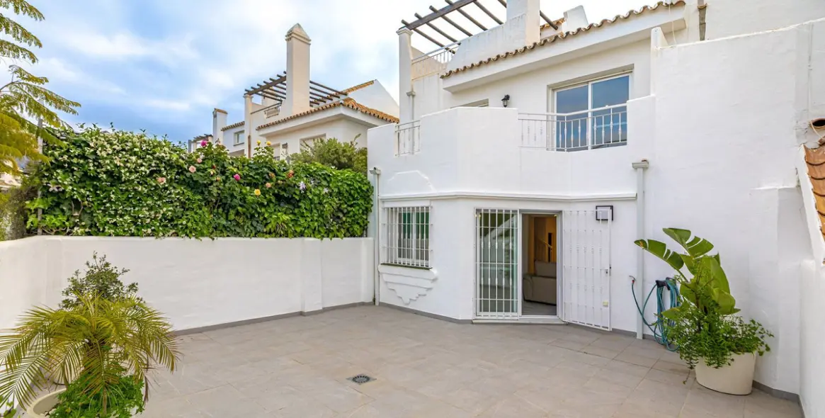 Venta de adosado en Nueva Andalucía 1