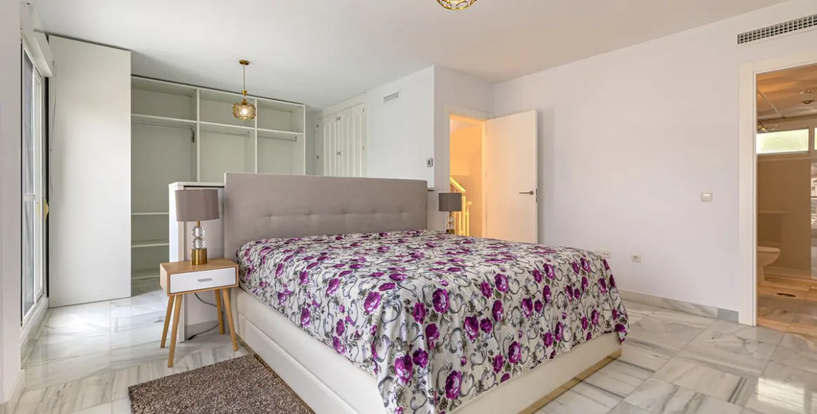 Venta de adosado en Nueva Andalucía 12