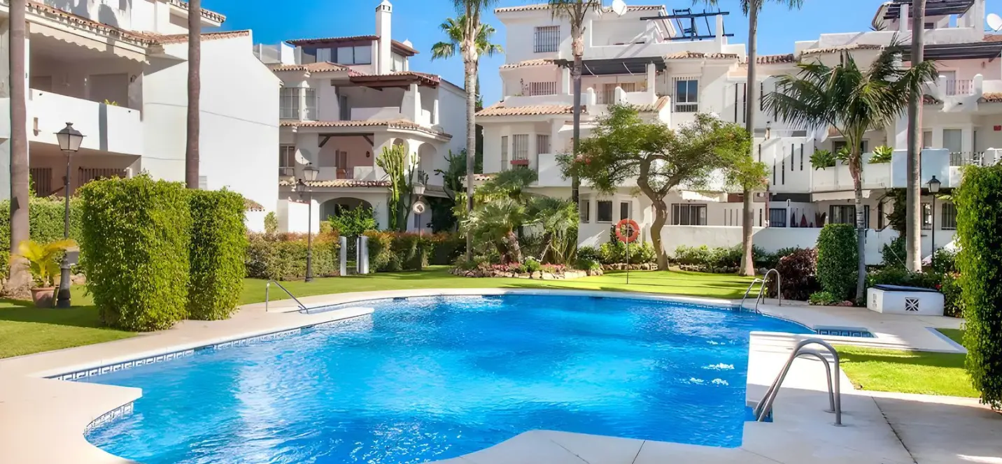 Sale of townhouse in Nueva Andalucía 4