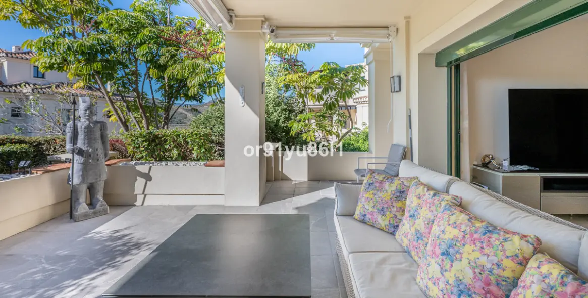 Venta de apartamento en planta baja en Los Arqueros 4