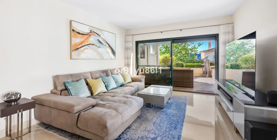 Venta de apartamento en planta baja en Los Arqueros 5