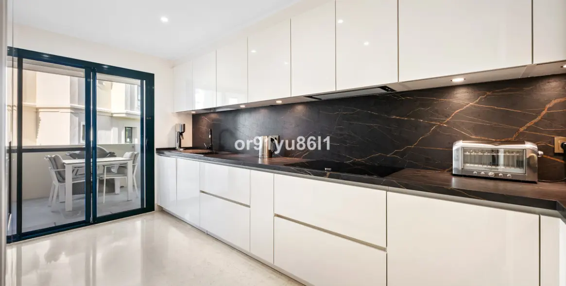 Venta de apartamento en planta baja en Los Arqueros 8