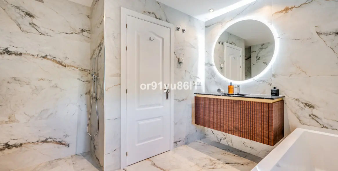 Venta de apartamento en planta baja en Los Arqueros 12