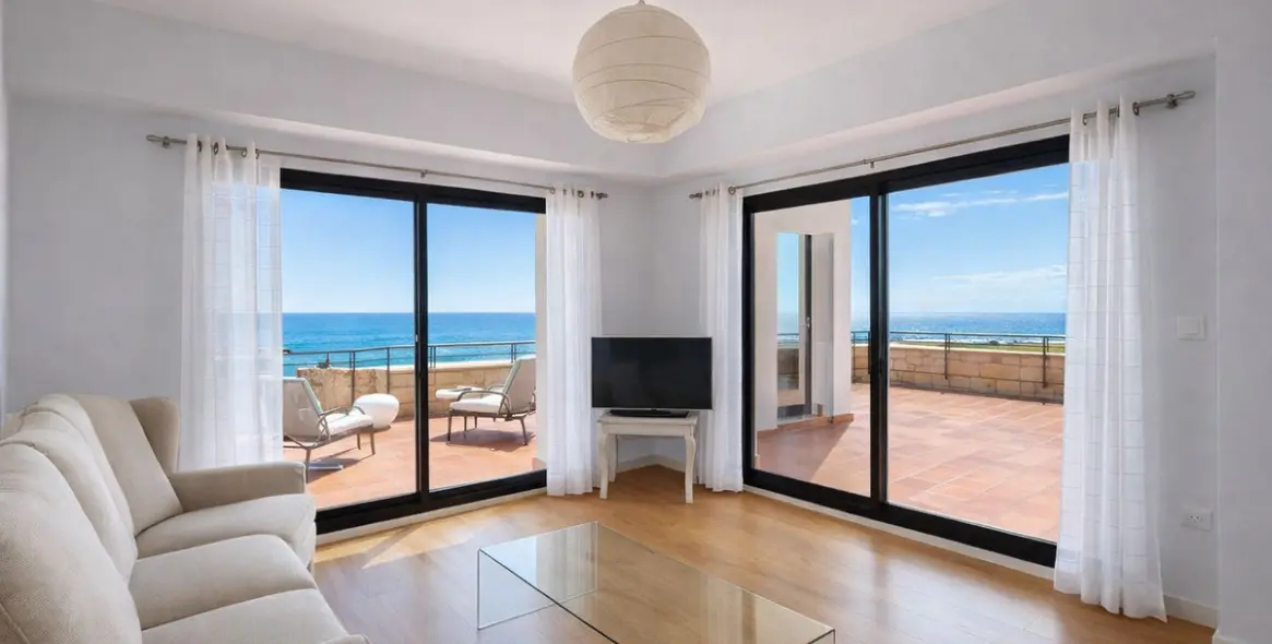 Venta de apartamento en planta baja en Casares Playa 4