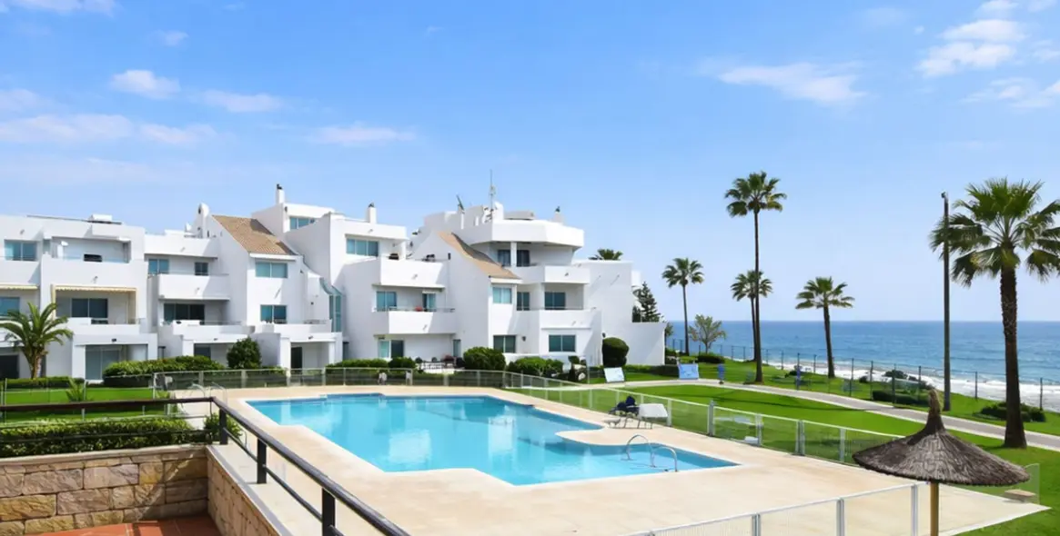 Venta de apartamento en planta baja en Casares Playa 12