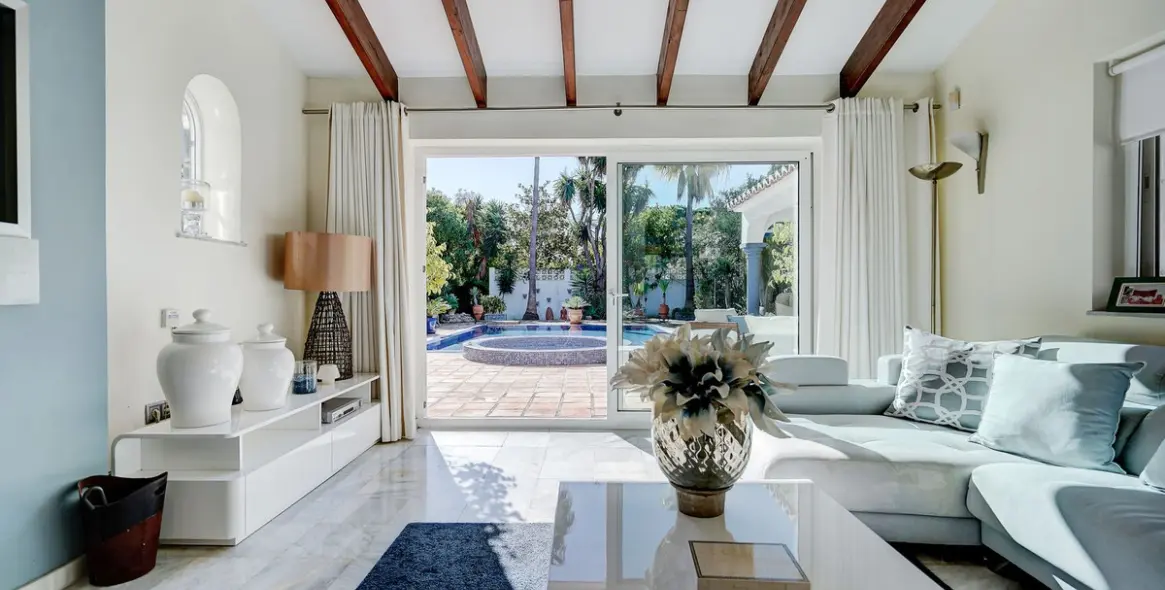 Venta de villa independiente en Calahonda 5