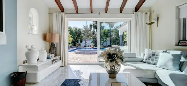 Venta de villa independiente en Calahonda 4