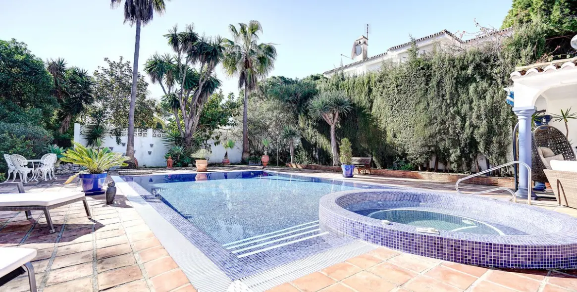 Venta de villa independiente en Calahonda 8