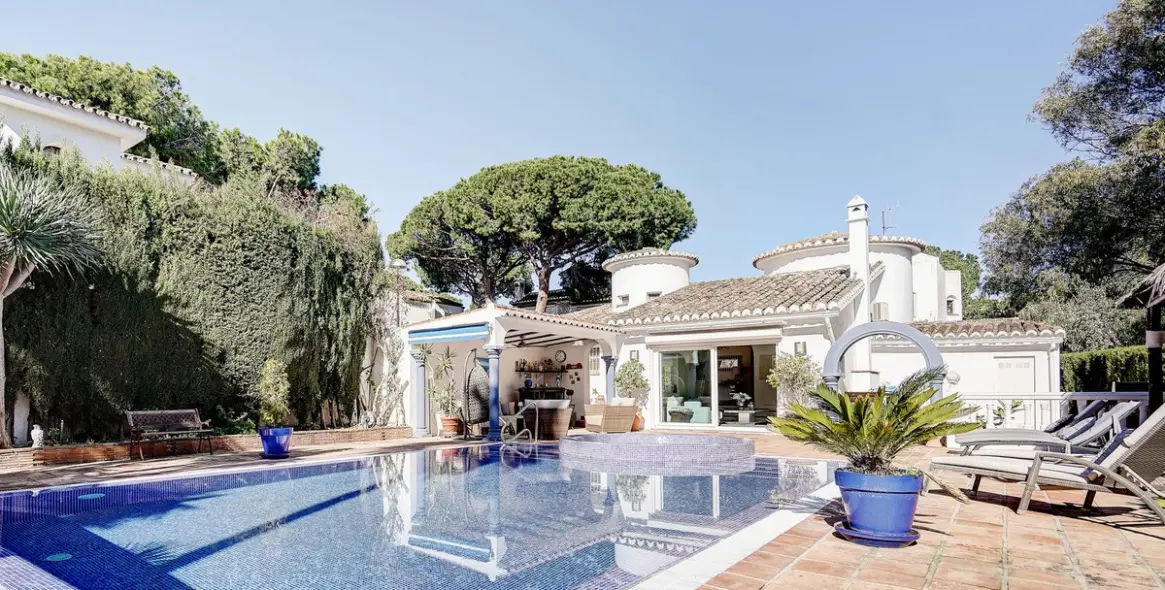 Venta de villa independiente en Calahonda 9