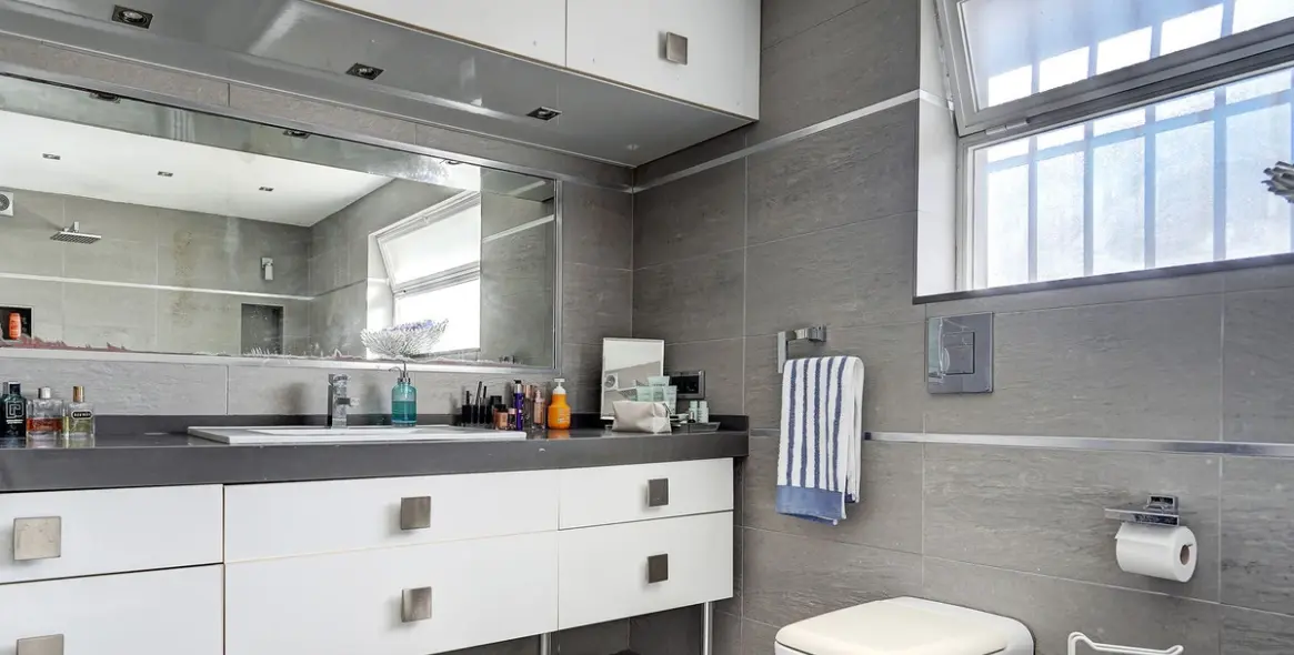 Продажа  отдельно стоящей виллы в Calahonda 23