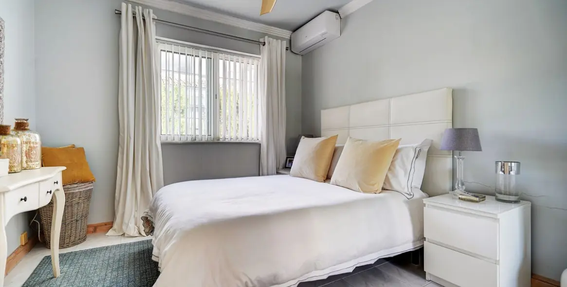 Продажа  отдельно стоящей виллы в Calahonda 25