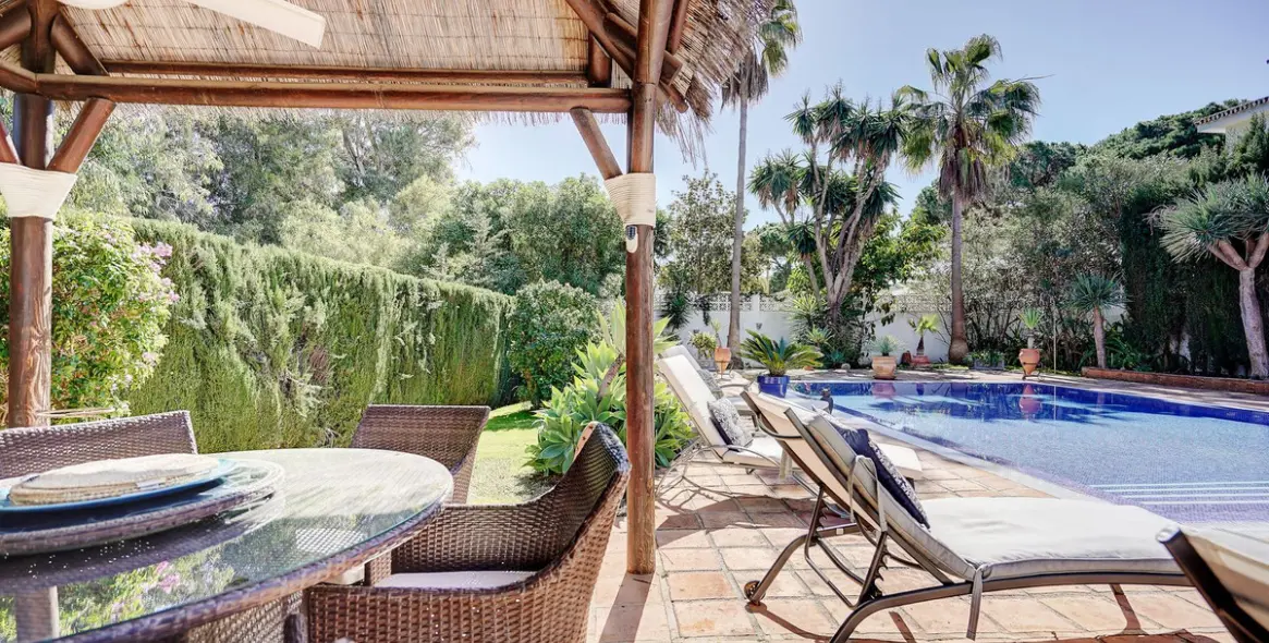 Продажа  отдельно стоящей виллы в Calahonda 29