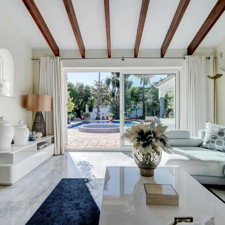 Sale of detached villa in Calahonda
