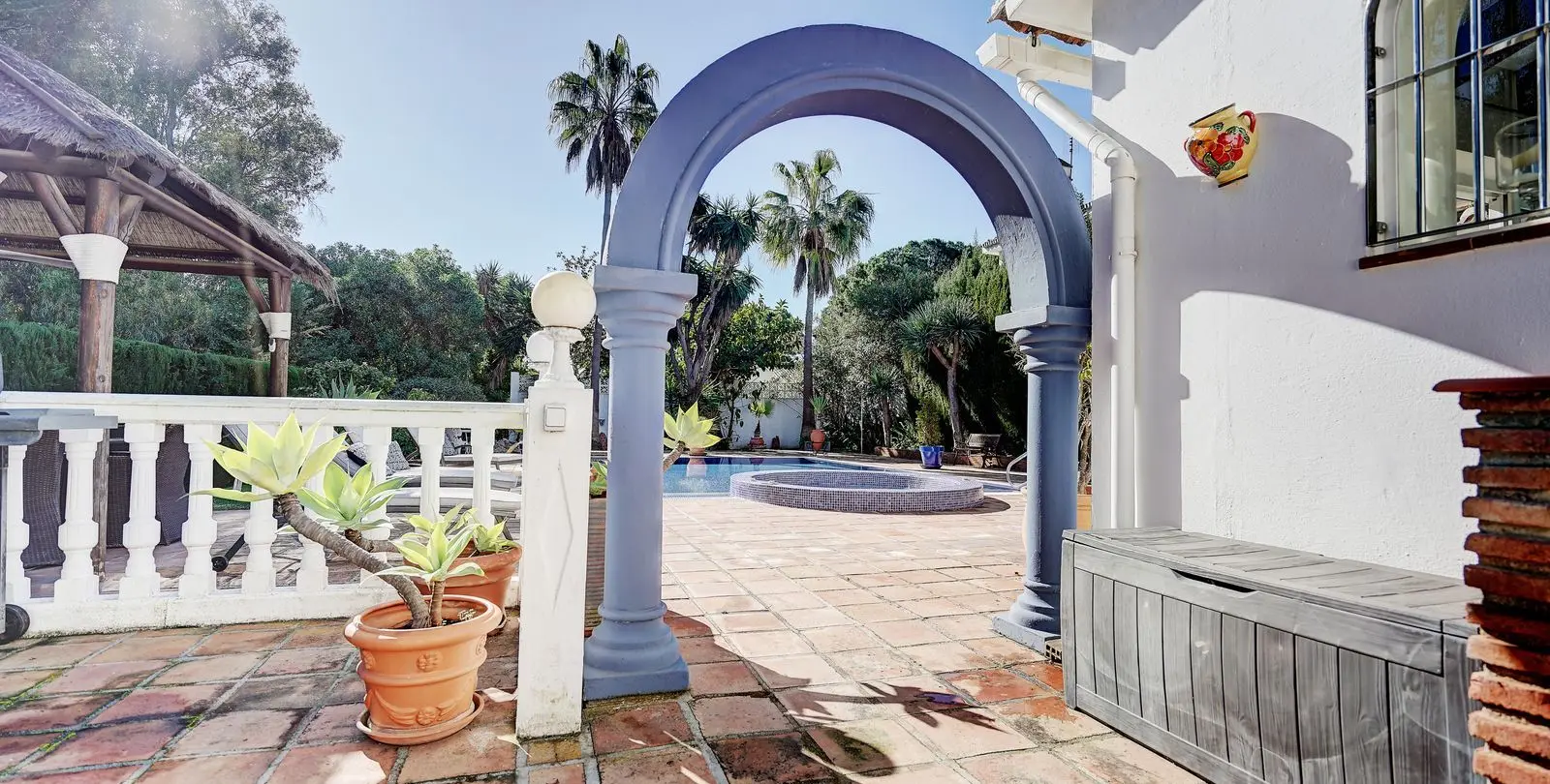Sale of detached villa in Calahonda 28