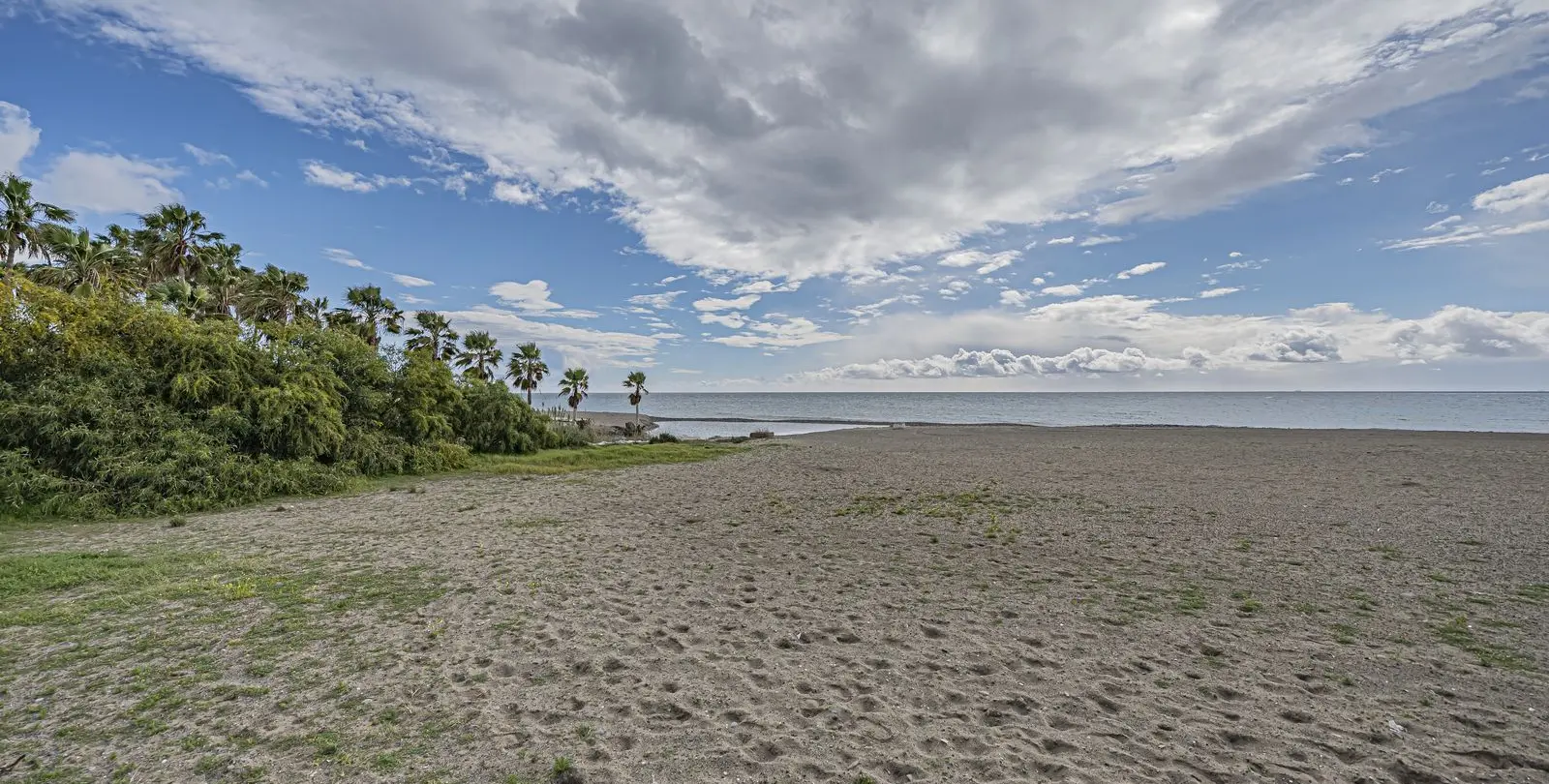 Sale of residential plot in Costalita 1