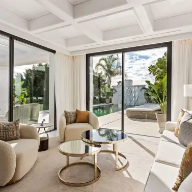 Краткосрочная аренда  отдельно стоящей виллы в Nueva Andalucía