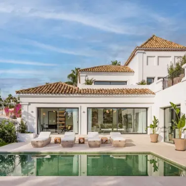 Short-term rent of detached villa in Nueva Andalucía