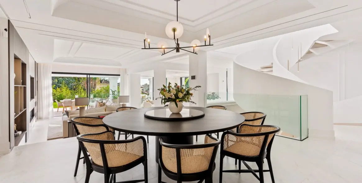 Short-term rent of detached villa in Nueva Andalucía 14