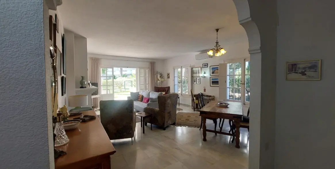 Venta de apartamento en planta baja en El Presidente 5