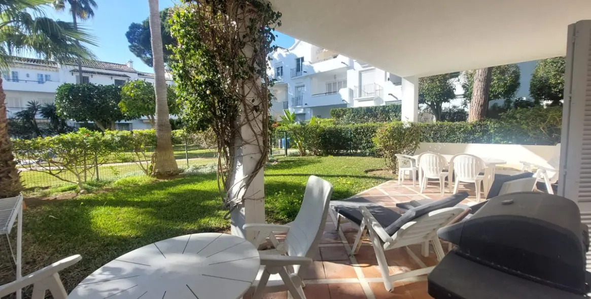 Venta de apartamento en planta baja en El Presidente 8