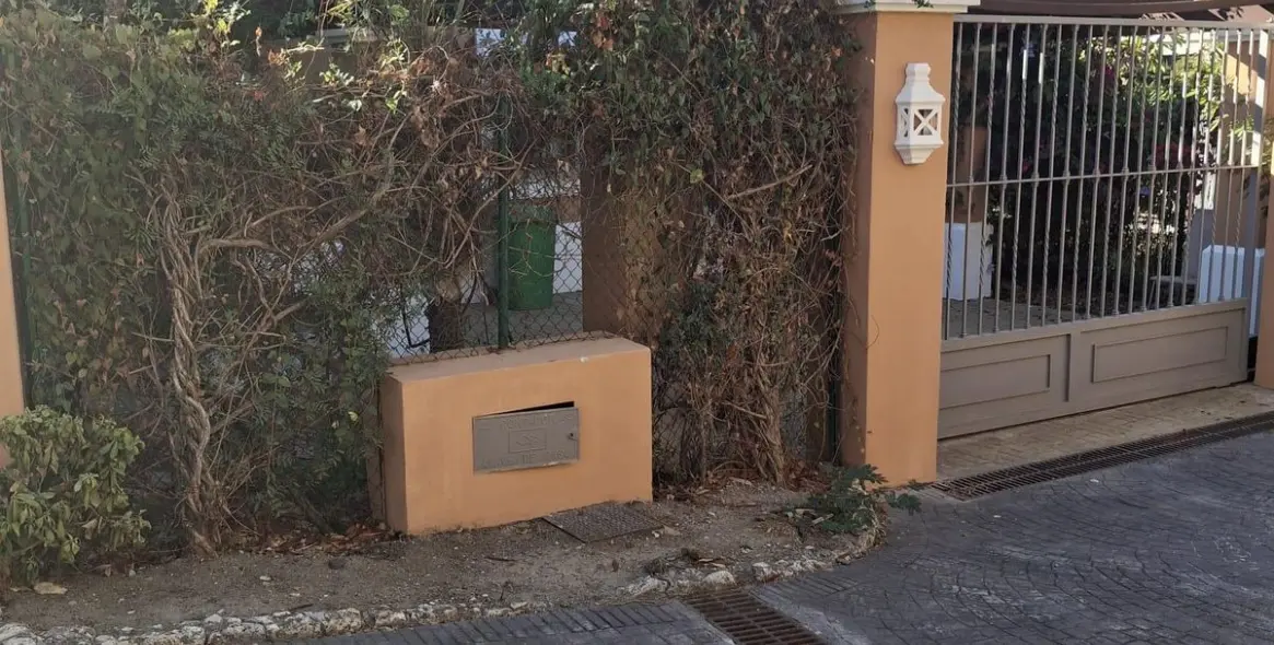 Продажа  отдельно стоящей виллы в Estepona 2