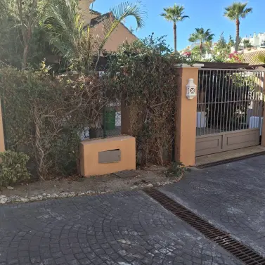 Venta de villa independiente en Estepona