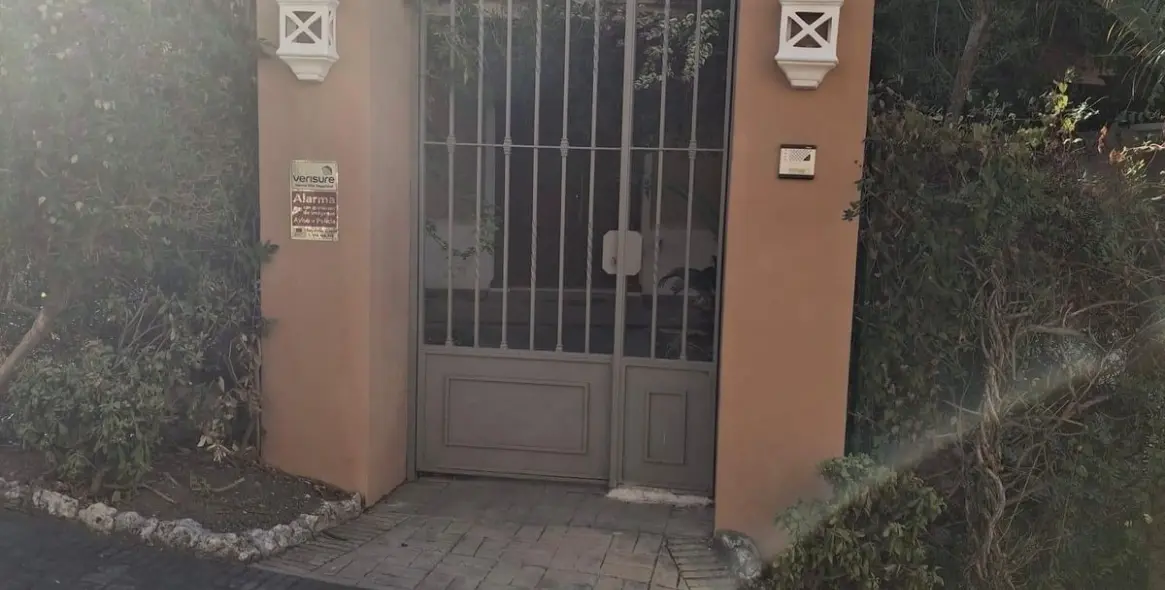 Продажа  отдельно стоящей виллы в Estepona 3