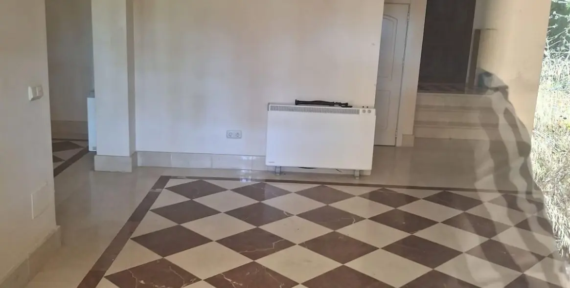 Продажа  отдельно стоящей виллы в Estepona 5