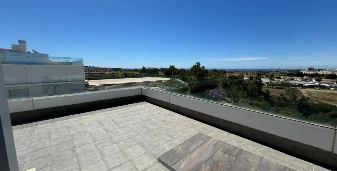 Long-term rent of penthouse in Nueva Andalucía 2