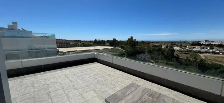 Long-term rent of penthouse in Nueva Andalucía 1