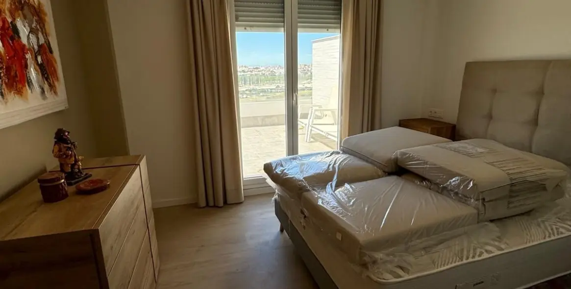 Long-term rent of penthouse in Nueva Andalucía 3