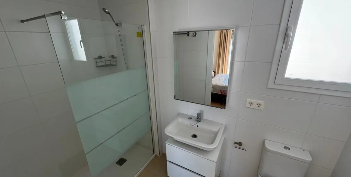 Long-term rent of penthouse in Nueva Andalucía 9